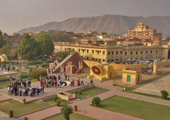 Historical tour with Jaipur Delhi One way Taxi